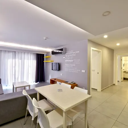 Garden Aparthotel 4*
