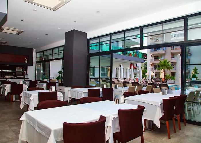 Garden Aparthotel 4*