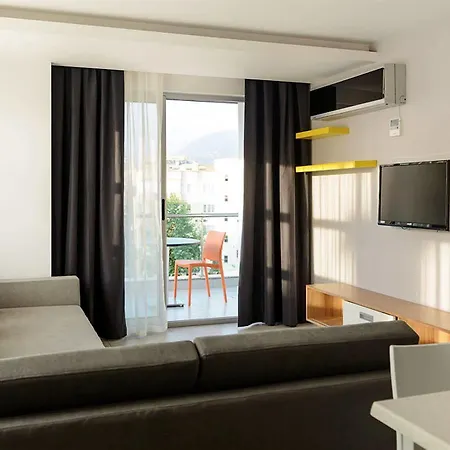 Garden Aparthotel